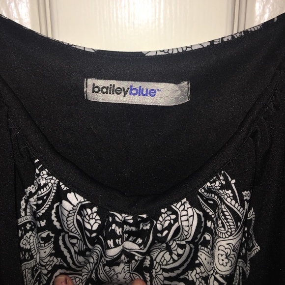 BLACK & WHITE DRESS - Picture 3 of 4