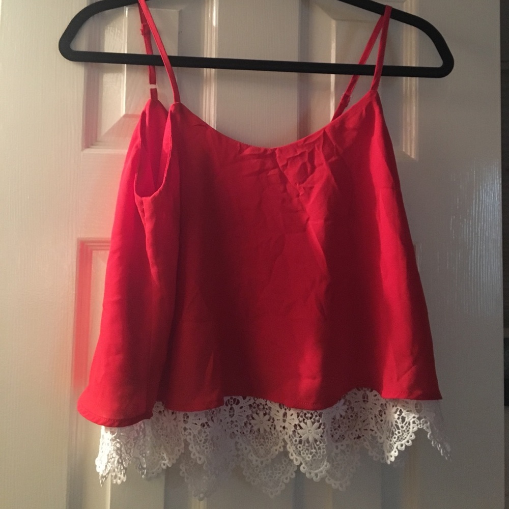 RED & LACE CROP TOP