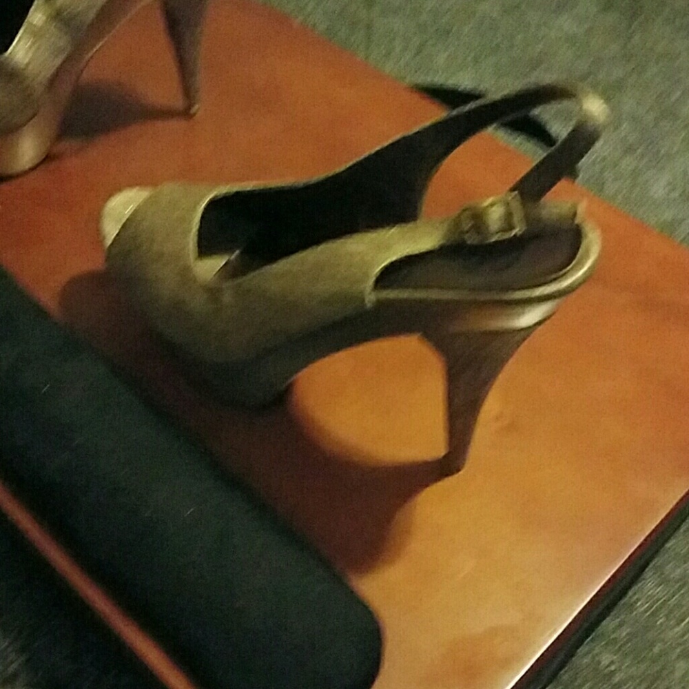 Shoes - Picture 3 of 3