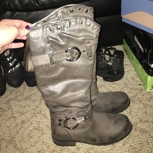Gray boots size 6 great