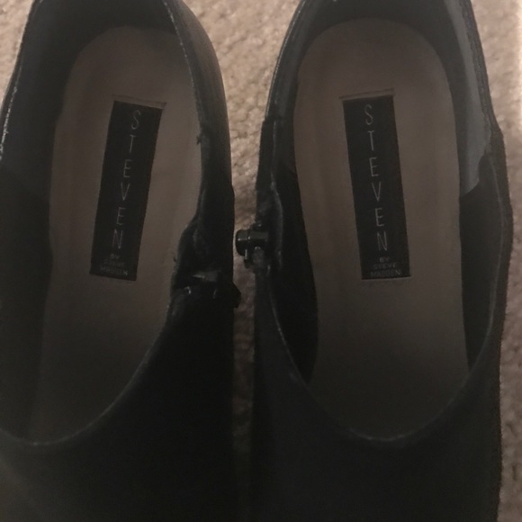 Black pointed toe booties - Picture 4 of 4