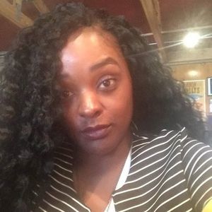 Meet your Posher, Caroline