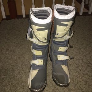 New with tags Thor quadrant riding boots size 7