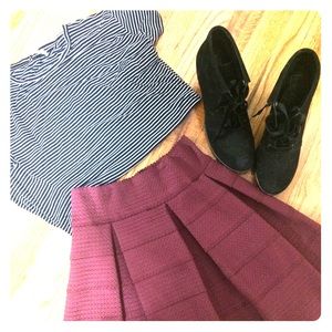 BURGUNDY- Short Pleated Skirt