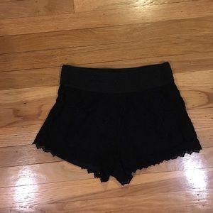 Black lace short size S
