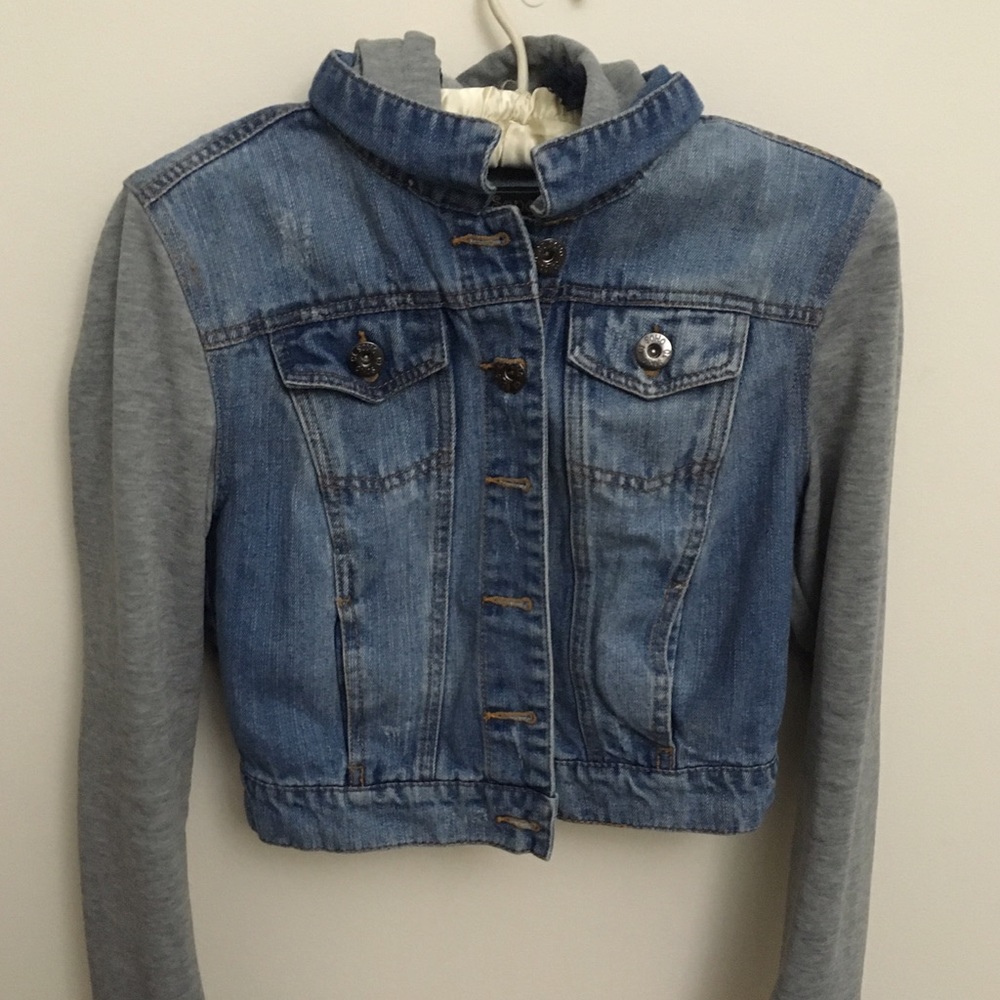 👖 Denim Jacket with Warm Hood & Sleeves 🎀