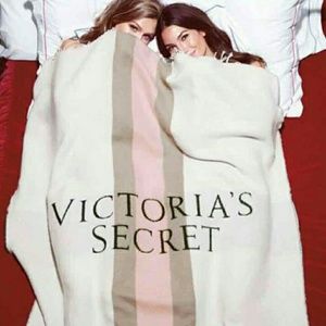 ❎SOLD❎ Victoria's Secret Blanket
