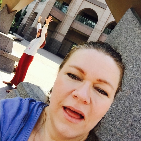 Meet your Posher, BEV! - Picture 2 of 8