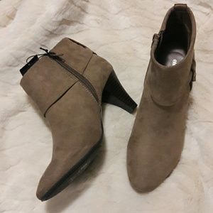 east 5th Quann Heeled Ankle Booties