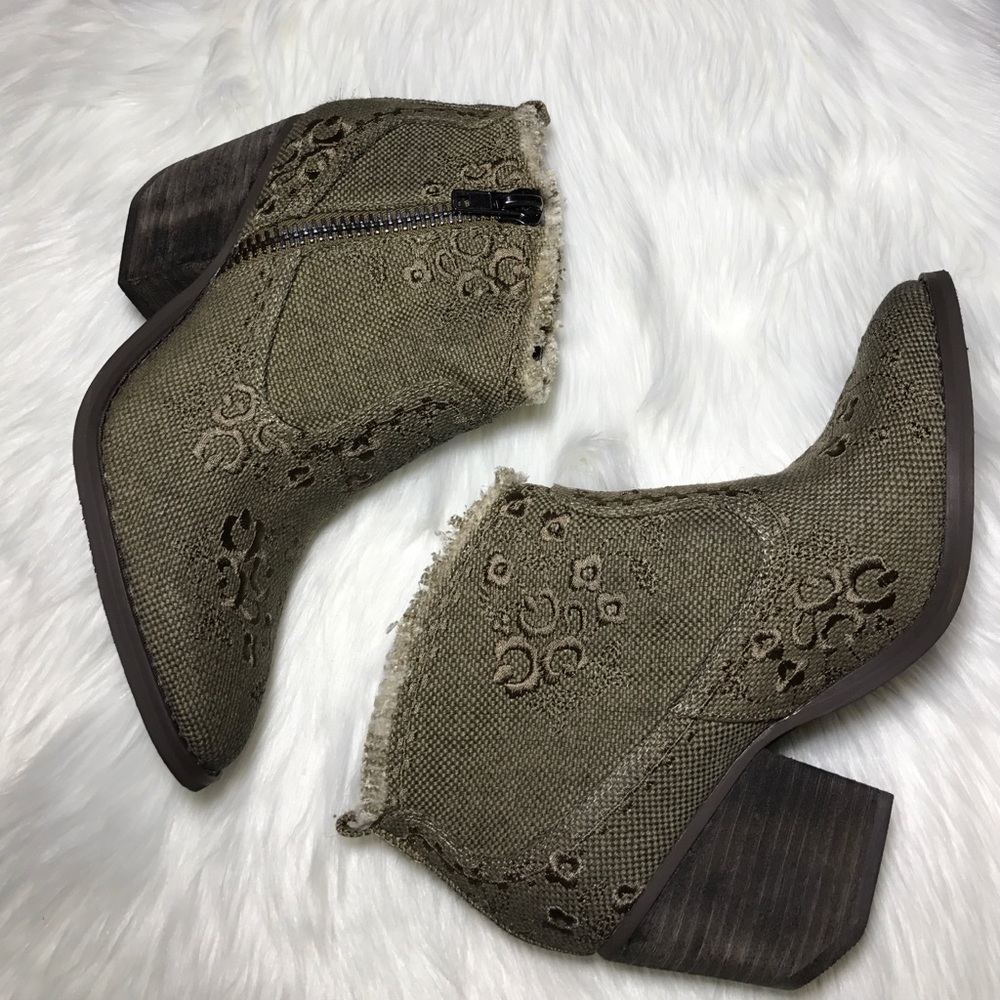 Embroidery Western Cowboy Booties - Picture 7 of 8