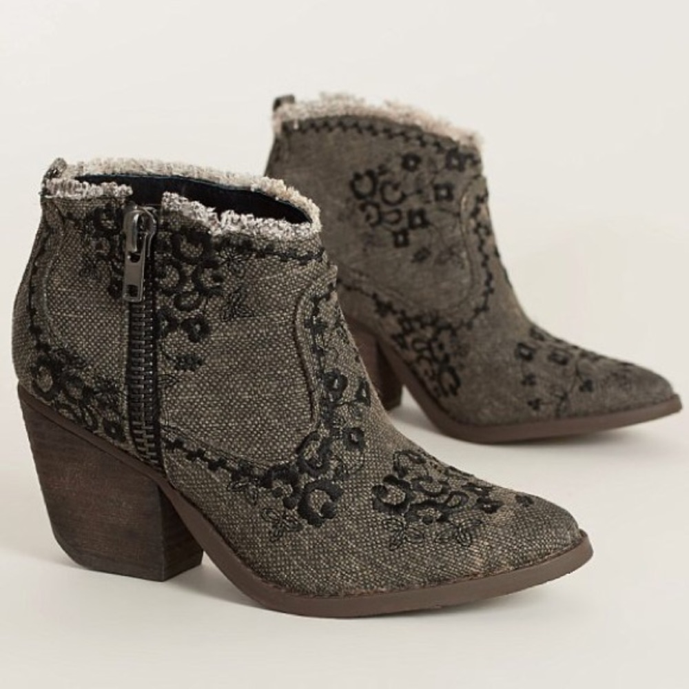 Embroidered Ankle Cowboy Booties