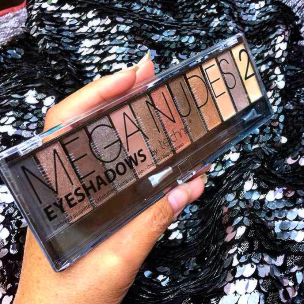 MEGA NUDES 2 EYESHADOW 12COLORS