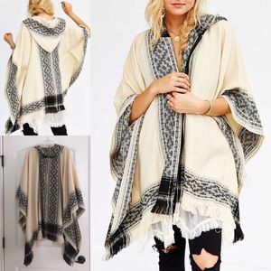 ECOTE urban outfitters zip up poncho with hood