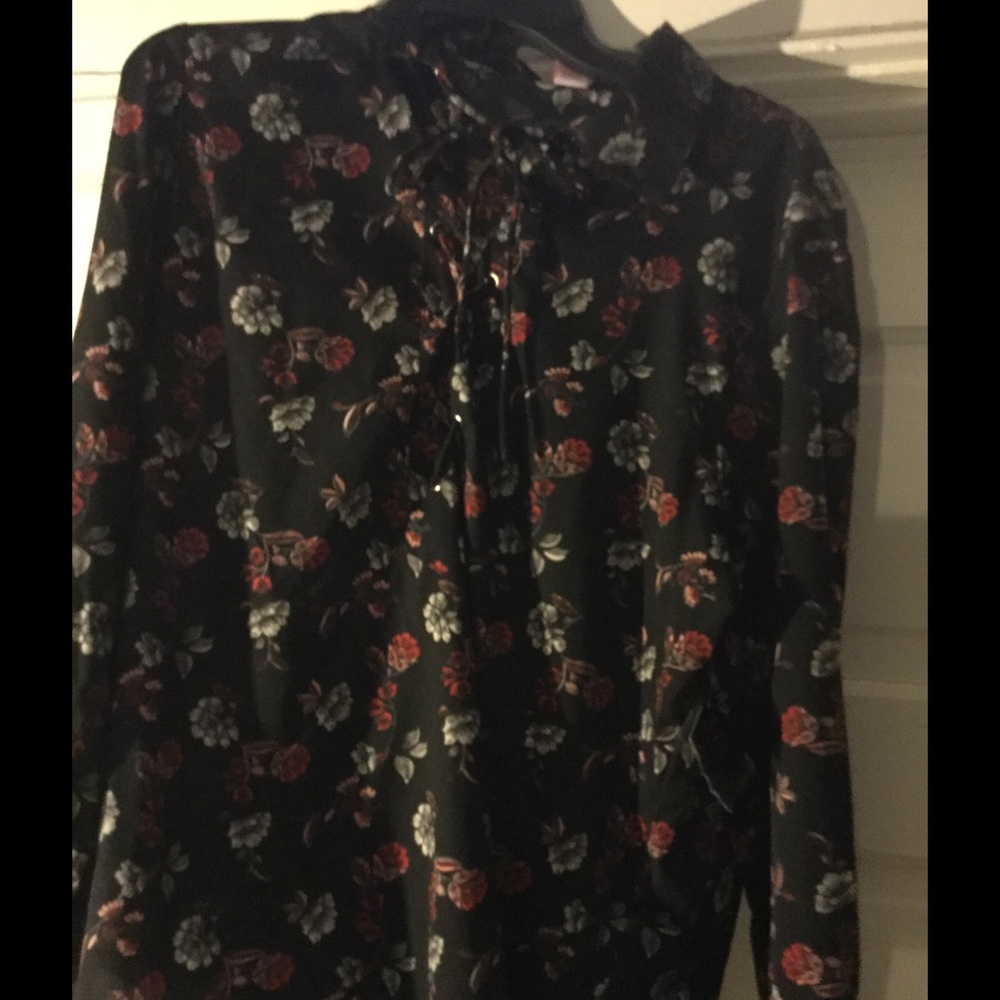 Brand new Jw lace up blouse size large