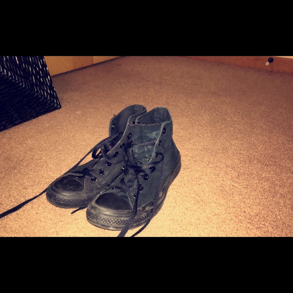 Used black converse 8 women's