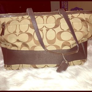 Large classic signature Coach tote