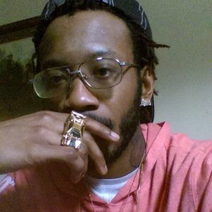 Meet your Posher, Dominique