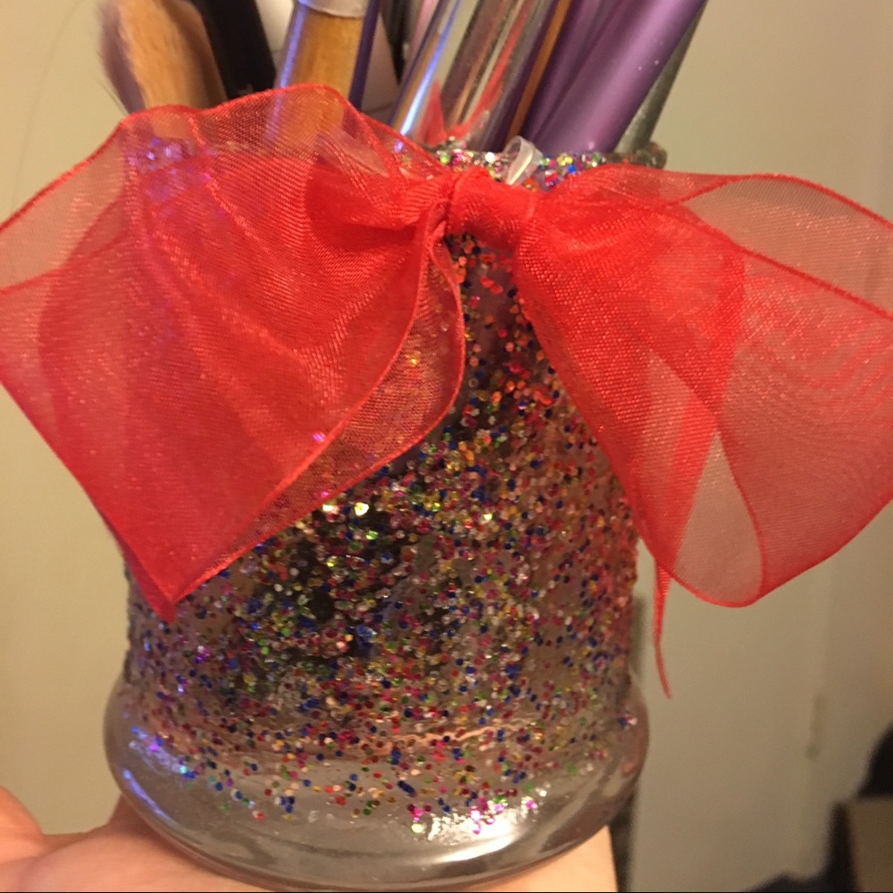 Hand glittered makeup brush holder