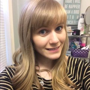 Meet your Posher, Caitlin