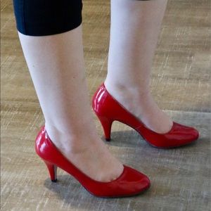 👠 HOT red patent heels 👠