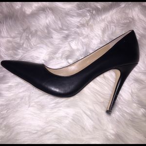 BCBG black pointy toe pumps