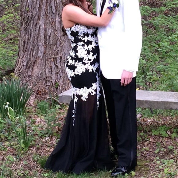 Prom dress - Picture 2 of 2