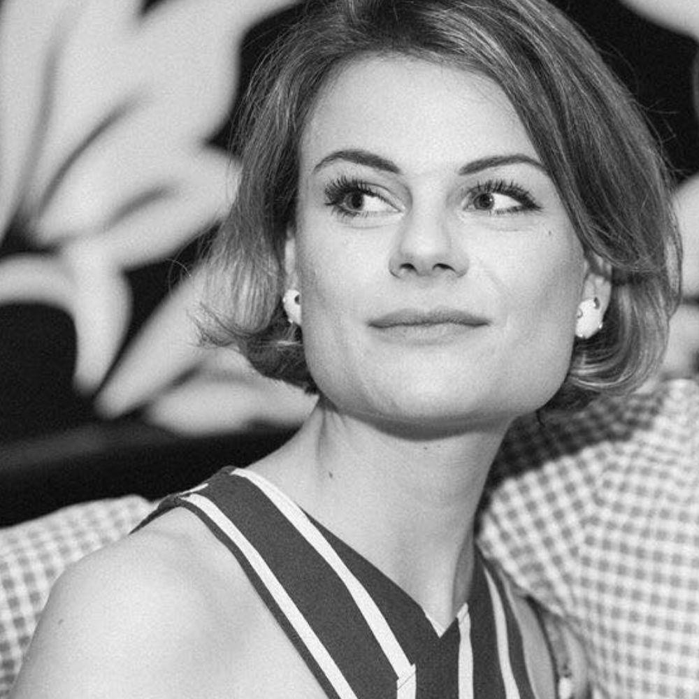 Meet your Posher, Rena