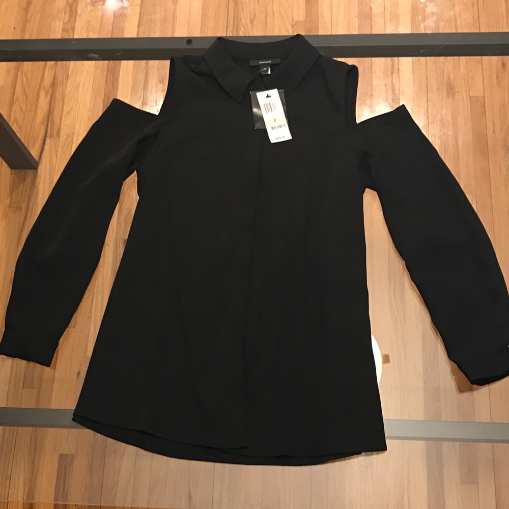*SALE* NWT Alfani Black Cold Shoulder Top - Picture 2 of 3