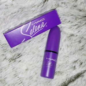 LE Mac Selena Como La Flor Amplified Lipstick