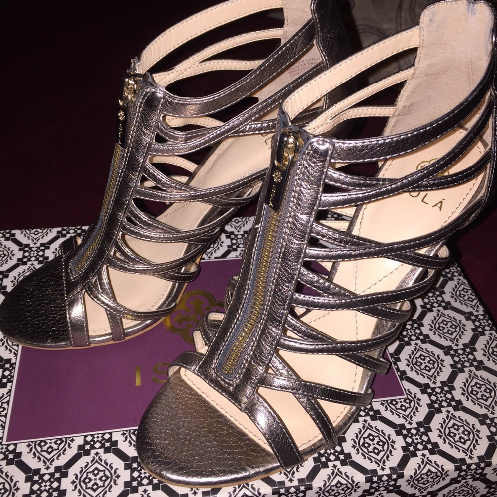 👠 ISOLA Heels 😍😍
