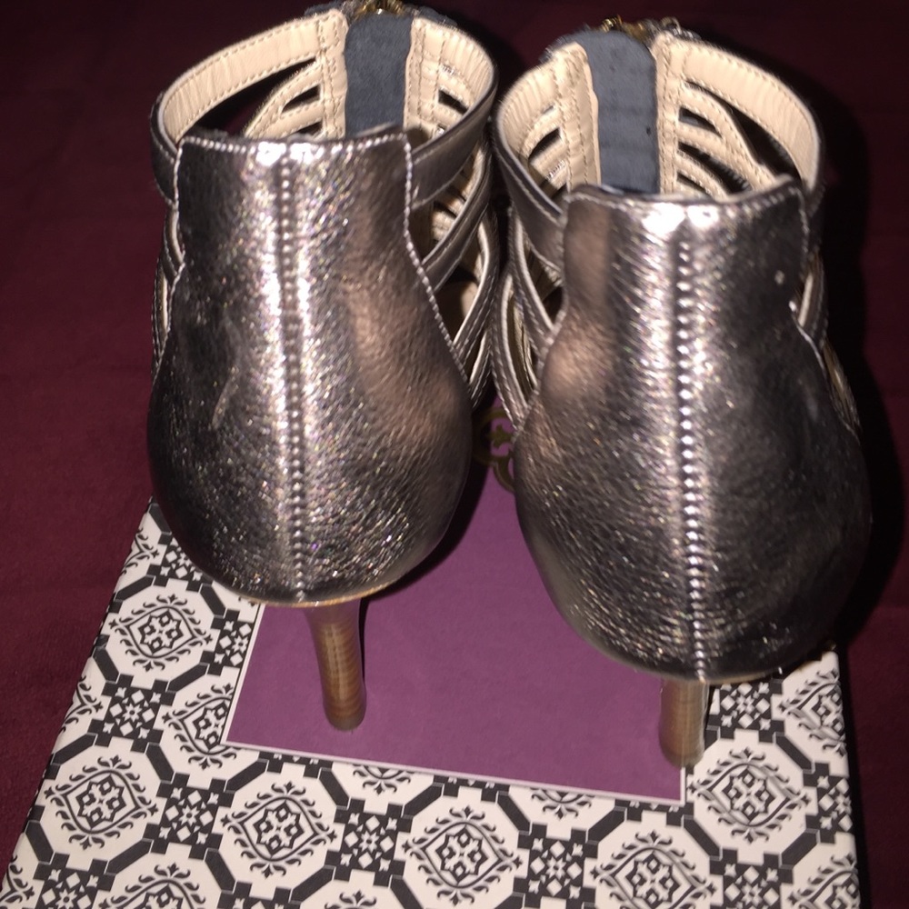 👠 ISOLA Heels 😍😍 - Picture 4 of 4