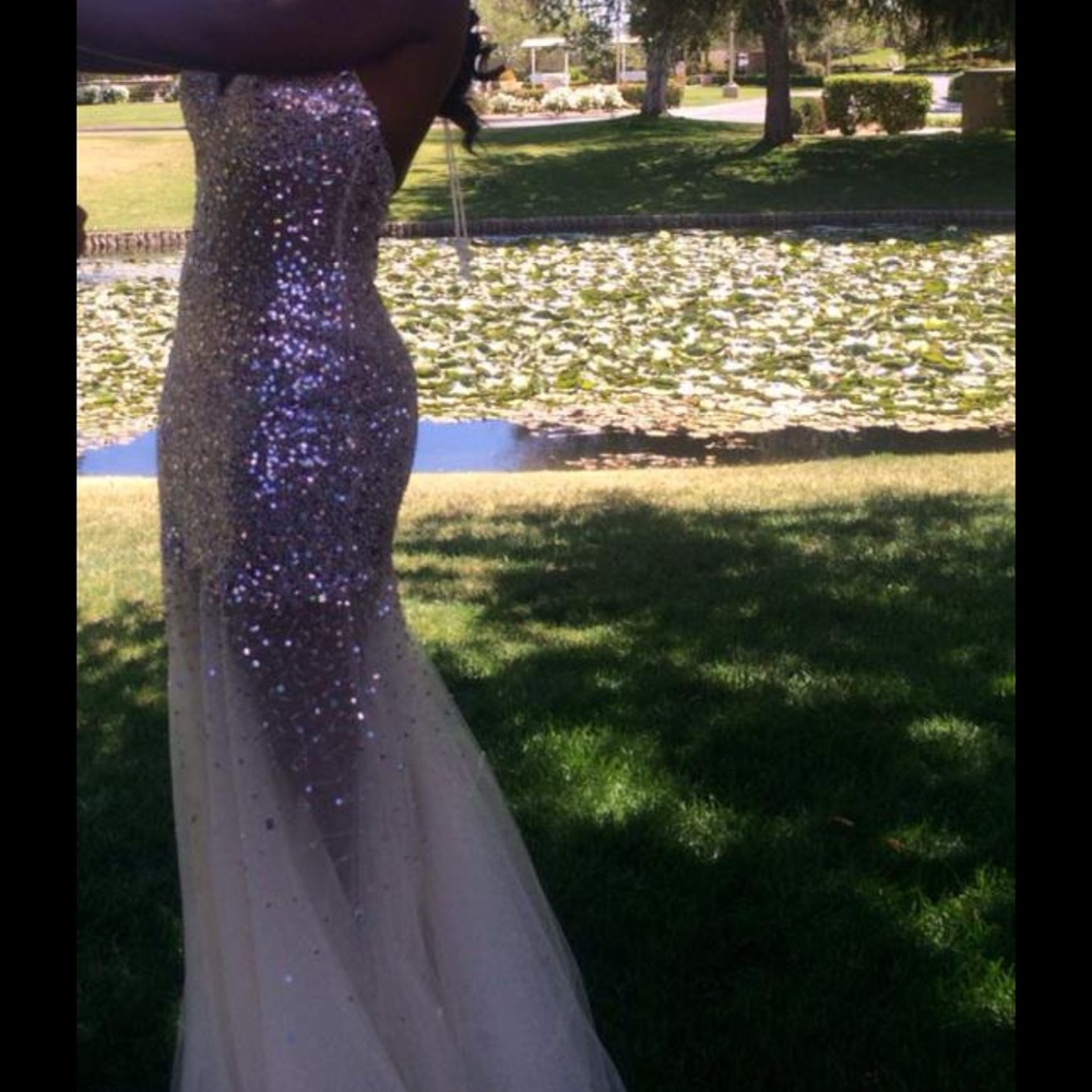 Prom dress - Picture 2 of 4
