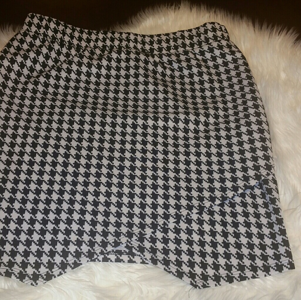 Black and white pattern skirt