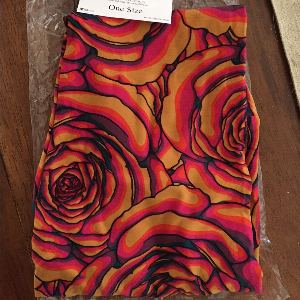 BNWT OS Lularoe Leggings Roses