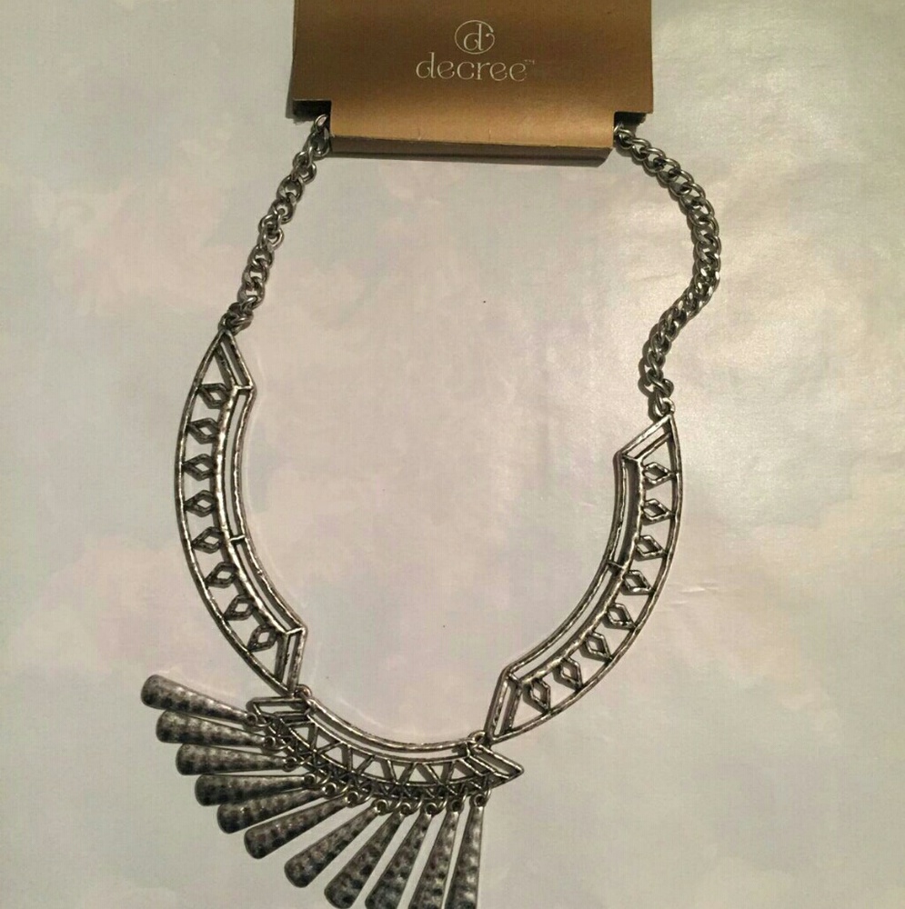 Decree Necklace
