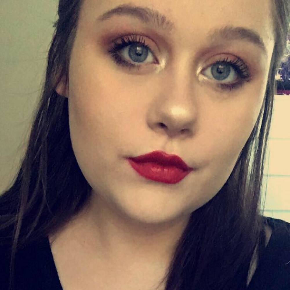Meet your Posher, Chloe