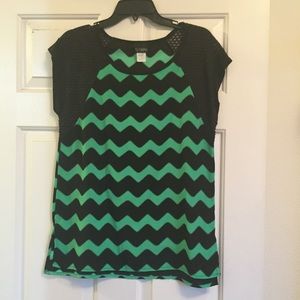Green & Black Chevron Striped Knit Sleeve Top