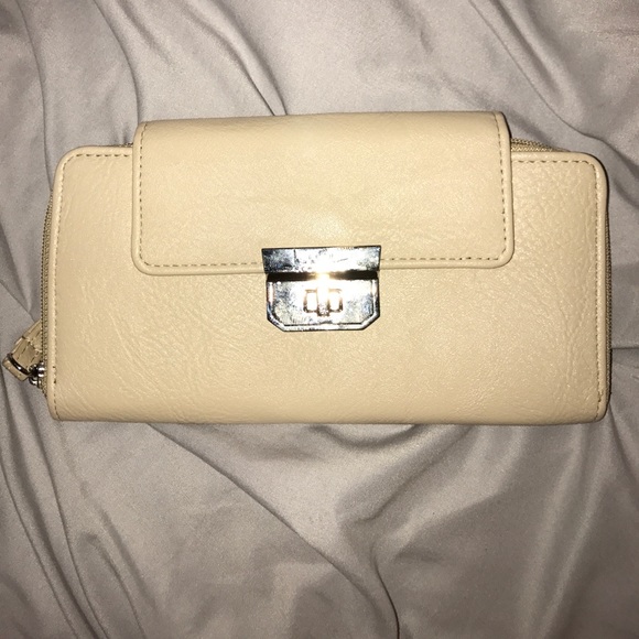 Nicole Miller Tan Wallet - Picture 1 of 4