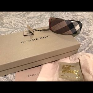 Burberry headband - never used