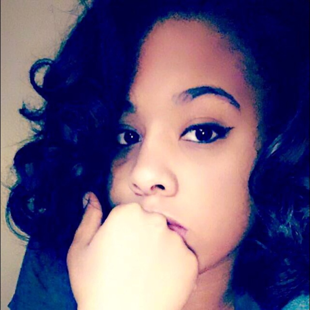 Meet your Posher, Amya