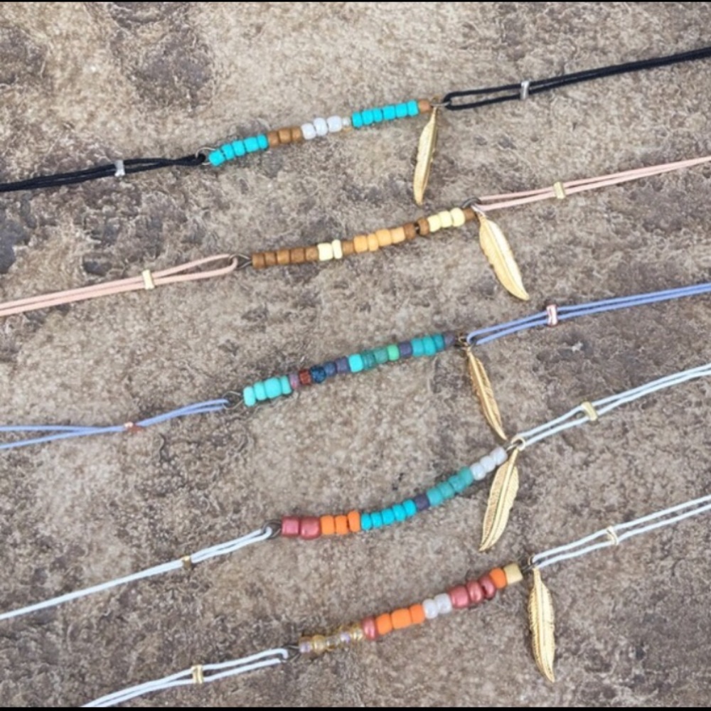 🆕🔥Beautiful Beaded Feather Bracelets!
