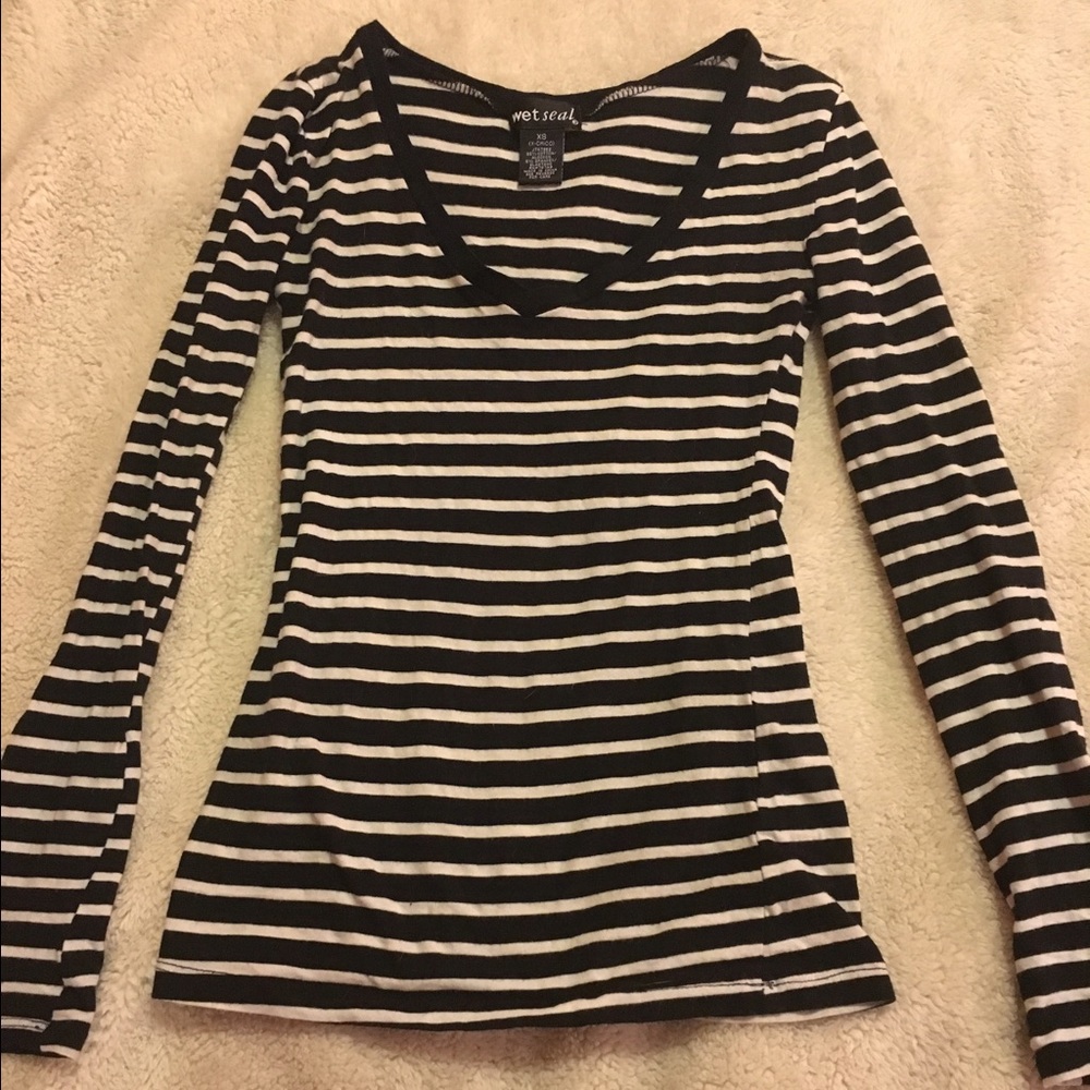 Black and white top
