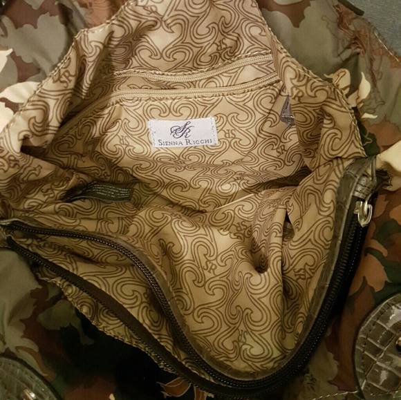 Large Sienna Ricchi Purse - Picture 4 of 4