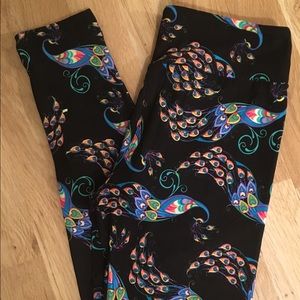 lularoe Rainbow Colored peacock leggings OS, NWT
