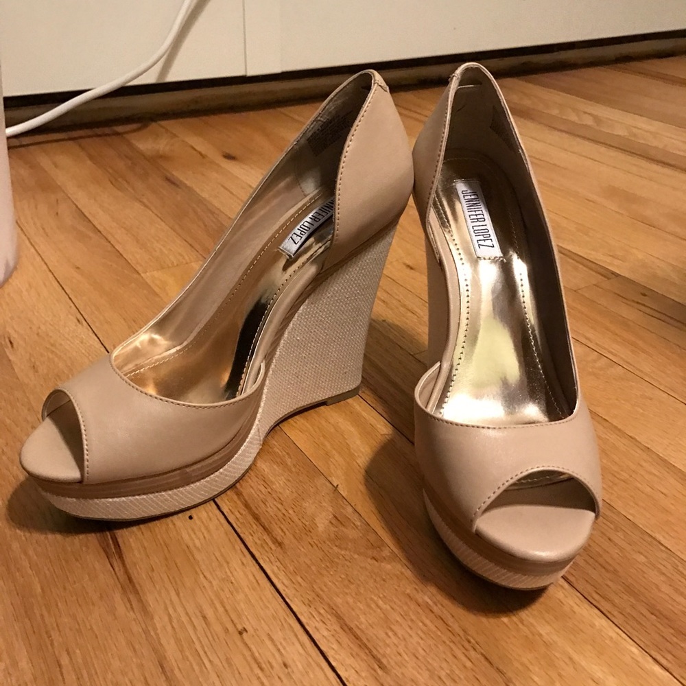 Tan open toed summer wedges
