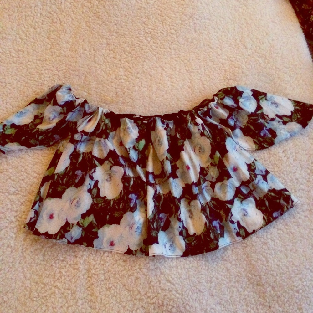 Off the Shoulder Crop