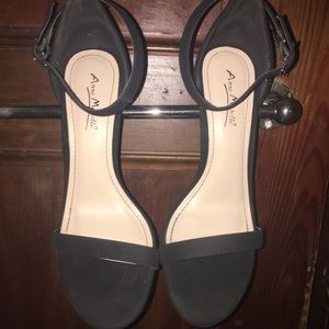 women's black stilettos