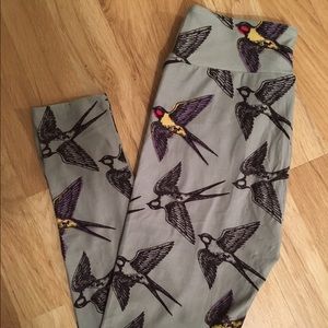 Barn Swallow Birds Lularoe OS leggings, Brand NWT