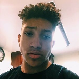 Meet your Posher, Max