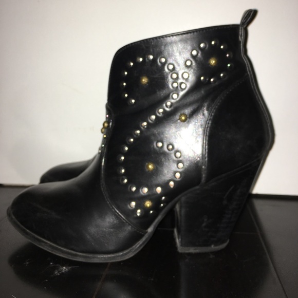 SOLD❌ Studded Booties - Picture 1 of 3